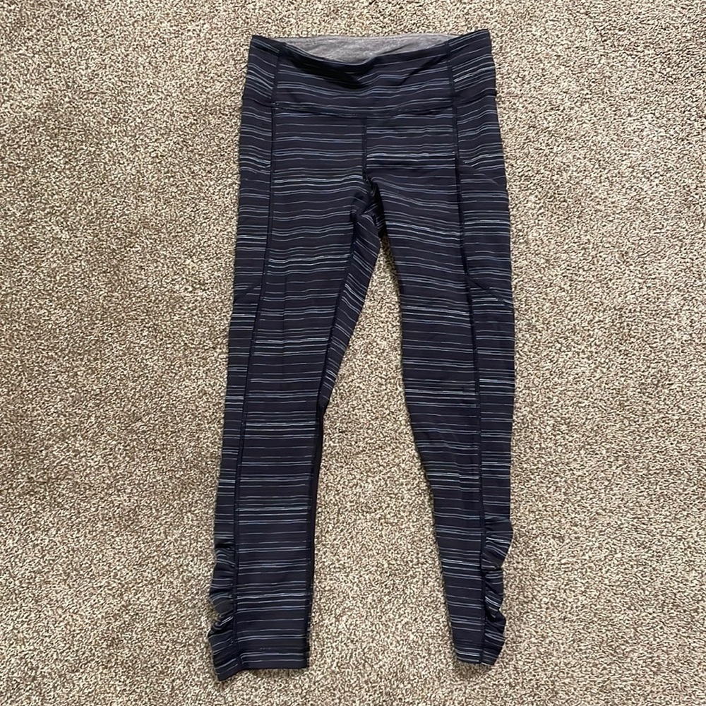 womens lulu lemon size 4 leggings